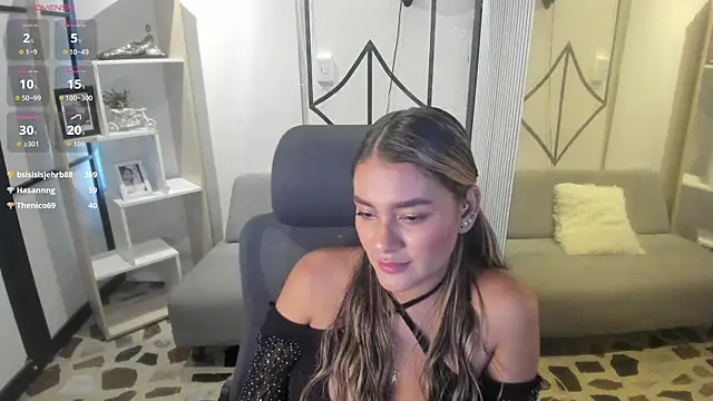 Snapshot of SophieWatson_ chatting on 06-26-26, 04:46 SophieWatson online show from 06-26-26, 04:46