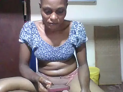 Ebonyqueen4 online show from 07-10-26, 02:06