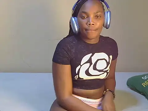Snapshot of Trina_T chatting on 07-04-26, 06:56 Trina T online show from 07-04-26, 06:56