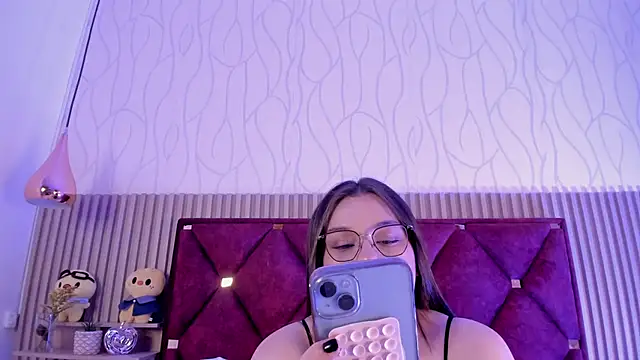 Ivybloom  online show from 05-22-26, 12:25