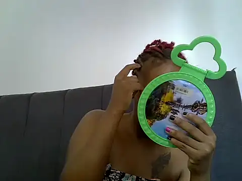 Snapshot of Bianca0011 chatting on 06-18-26, 05:50 Bianca0011 online show from 06-18-26, 05:50