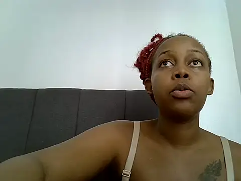 Snapshot of Bianca0011 chatting on 06-23-26, 05:38 Bianca0011 online show from 06-23-26, 05:38