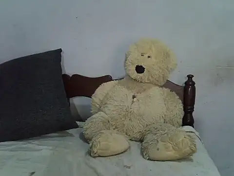 Snapshot of Bianca0011 chatting on 05-31-26, 03:45 Bianca0011 online show from 05-31-26, 03:45
