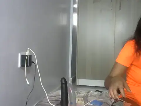 petite lexiiivv online show from 06-11-26, 08:00