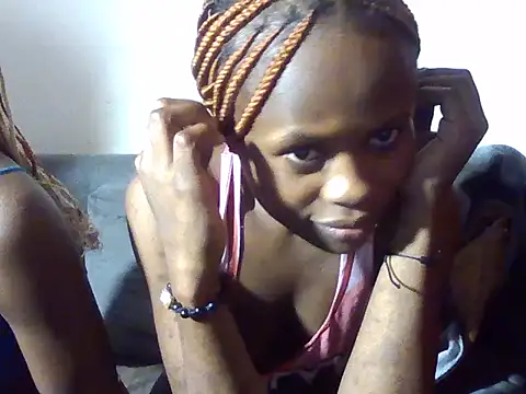 Snapshot of Candysleek_petite chatting on 06-15-26, 01:06 Candysleek petite online show from 06-15-26, 01:06