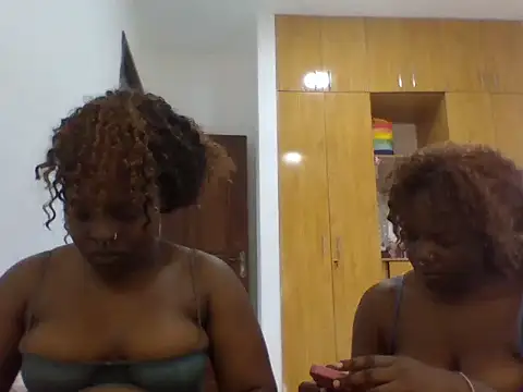 Snapshot of sexybaddies20 chatting on 07-11-26, 01:44 sexybaddies20 online show from 07-11-26, 01:44