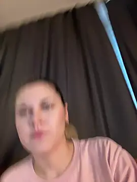 Snapshot of la_lisa_ chatting on 06-11-26, 08:11 la lisa online show from 06-11-26, 08:11