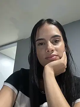 bihanca sainz online show from 05-27-26, 01:57