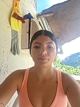 Snapshot of Bella_Jane_hot chatting on 06-14-26, 03:13 Bella Jane hot online show from 06-14-26, 03:13