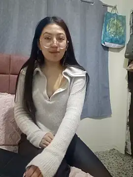 Snapshot of victoria_722 chatting on 06-12-26, 12:08 victoria 722 online show from 06-12-26, 12:08