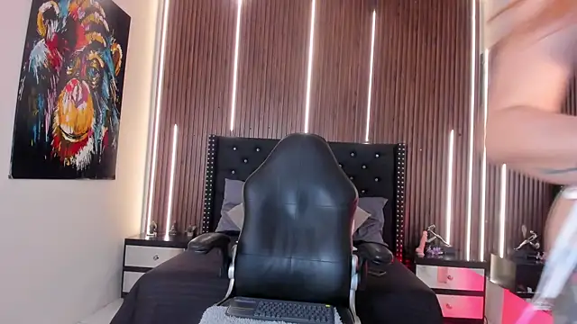 BiancaFerrerr1 online show from 05-24-26, 12:27