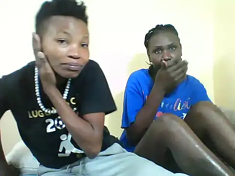 Snapshot of Bambybeauty2 chatting on 06-04-26, 05:23 Bambybeauty2 online show from 06-04-26, 05:23