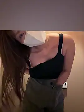 Snapshot of coconayui chatting on 06-18-26, 10:42 coconayui online show from 06-18-26, 10:42