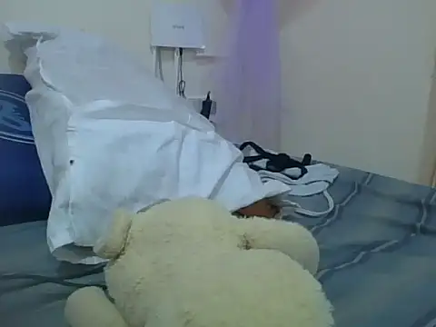 Queen Zuri online show from 07-18-26, 10:46