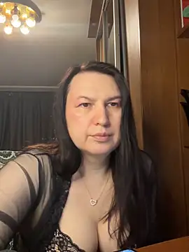 Snapshot of EvaBeautyXxX chatting on 06-17-26, 08:41 EvaBeautyXxX online show from 06-17-26, 08:41