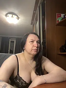 Snapshot of EvaBeautyXxX chatting on 06-13-26, 10:51 EvaBeautyXxX online show from 06-13-26, 10:51