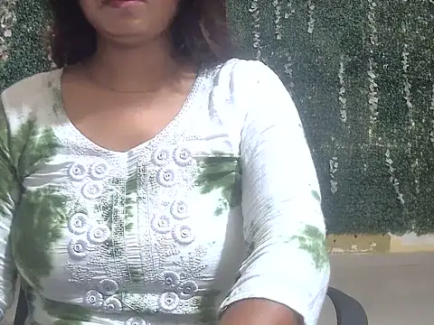 shallykaur online show from 06-04-26, 03:44