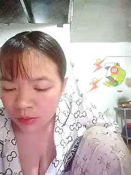 Snapshot of Loleml01 chatting on 05-18-26, 05:56 Loleml01 online show from 05-18-26, 05:56