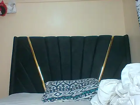 petite cuteass online show from 05-22-26, 03:15