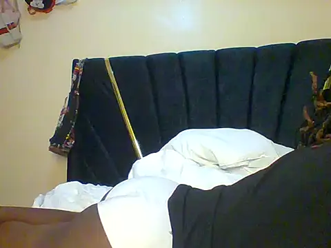 petite cuteass online show from 05-20-26, 07:55