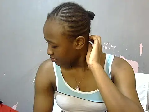 Snapshot of Petite_Ebony10 chatting on 06-11-26, 05:21 Petite Ebony10 online show from 06-11-26, 05:21