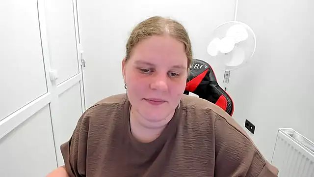 Snapshot of Bella_shyy_ chatting on 07-16-26, 02:36 Bella shyy online show from 07-16-26, 02:36