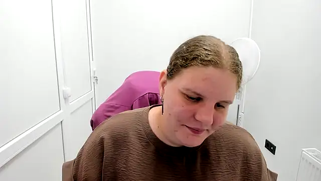 Snapshot of Bella_shyy_ chatting on 07-11-26, 01:33 Bella shyy online show from 07-11-26, 01:33