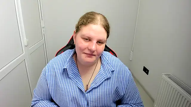 Snapshot of Bella_shyy_ chatting on 05-18-26, 08:19 Bella shyy online show from 05-18-26, 08:19