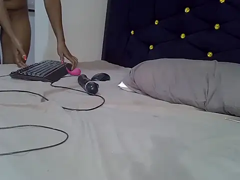 newbabe2 online show from 05-28-26, 06:43