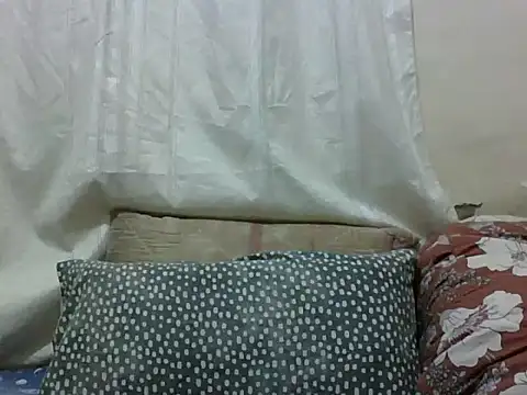Snapshot of Hot-Perryl chatting on 05-18-26, 04:23 Hot-Perryl online show from 05-18-26, 04:23