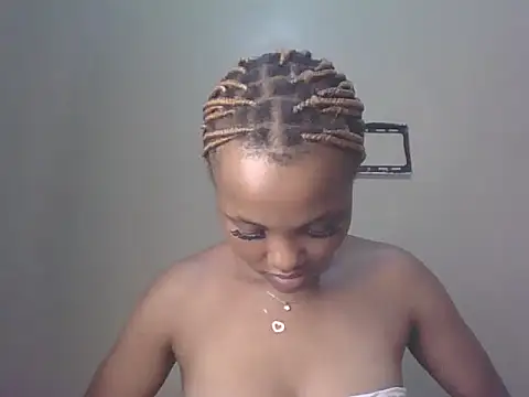 Snapshot of PrettyT5 chatting on 06-25-26, 06:07 PrettyT5 online show from 06-25-26, 06:07