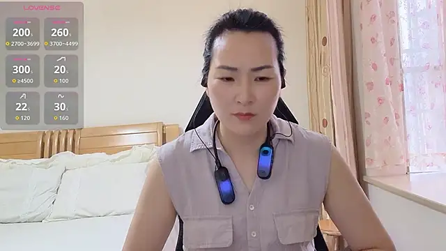 Snapshot of ParisNoctis chatting on 05-22-26, 08:56 ParisNoctis online show from 05-22-26, 08:56