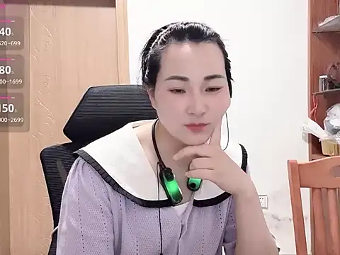 Snapshot of ParisNoctis chatting on 05-20-26, 10:23 ParisNoctis online show from 05-20-26, 10:23