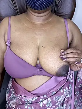Snapshot of MISS-LOVEV chatting on 07-17-26, 02:53 MISS-LOVEV online show from 07-17-26, 02:53