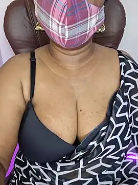 Snapshot of MISS-LOVEV chatting on 07-26-26, 02:40 MISS-LOVEV online show from 07-26-26, 02:40