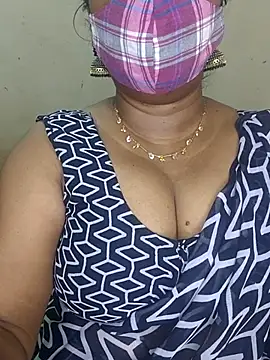 Snapshot of MISS-LOVEV chatting on 07-25-26, 06:21 MISS-LOVEV online show from 07-25-26, 06:21