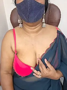 Snapshot of MISS-LOVEV chatting on 07-05-26, 12:37 MISS-LOVEV online show from 07-05-26, 12:37