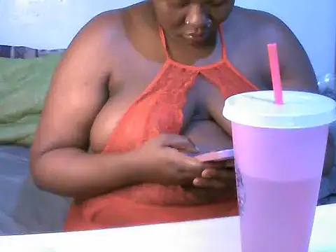 Snapshot of cumming-queen chatting on 07-08-26, 02:24 cumming-queen online show from 07-08-26, 02:24