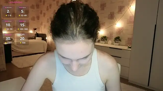 Megan swiftss online show from 06-17-26, 07:02