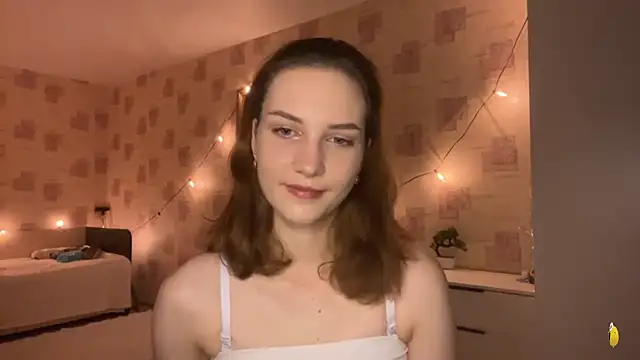 Snapshot of Megan_swiftss chatting on 05-23-26, 06:29 Megan swiftss online show from 05-23-26, 06:29