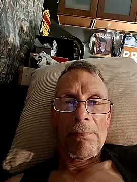 Snapshot of truckdawg2023 chatting on 06-08-26, 08:09 truckdawg2023 online show from 06-08-26, 08:09