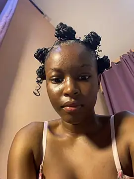 Snapshot of SassyPaulette chatting on 06-26-26, 07:42 SassyPaulette online show from 06-26-26, 07:42