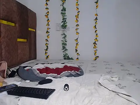 Snapshot of Sexyy_Talia chatting on 06-27-26, 02:17 Sexyy Talia online show from 06-27-26, 02:17