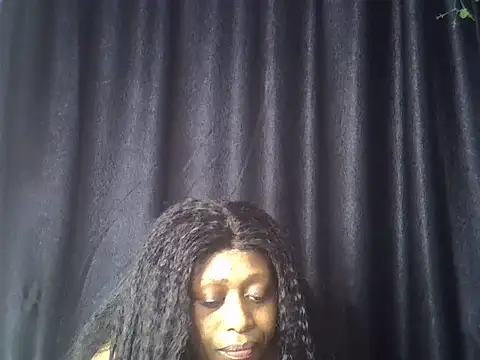 Snapshot of Luna_en_Gee chatting on 05-30-26, 03:28 Luna en Gee online show from 05-30-26, 03:28