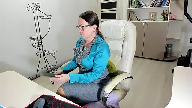 Vika73 online show from 11-14-25, 04:16