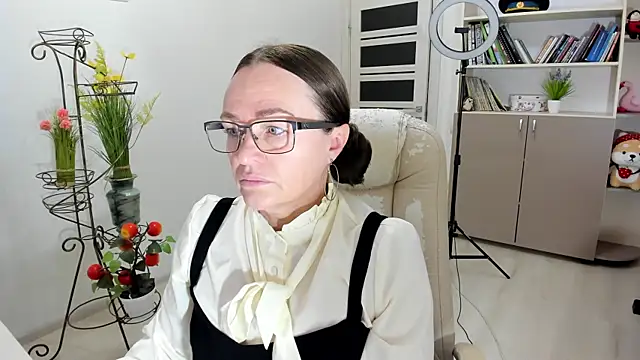 Vika73 online show from 11-28-25, 06:24