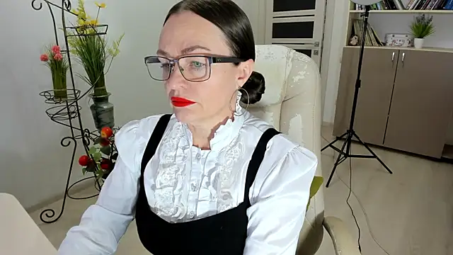 Vika73 online show from 11-29-25, 07:19