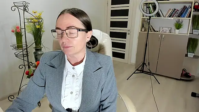 Vika73 online show from 12-18-25, 06:07