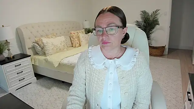 Vika73 online show from 05-18-26, 10:42