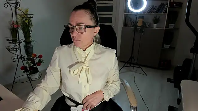 Vika73 online show from 01-16-26, 06:28